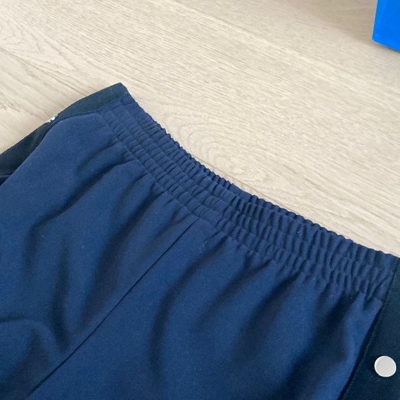 Maje Navy pant with snaps along side. - Picture 4 of 8